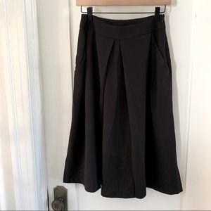Oak + Fort Front Plead Midi Skirt with Pockets